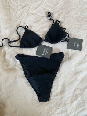DE ROCCO Black Ribbed Triangle Bikini Set